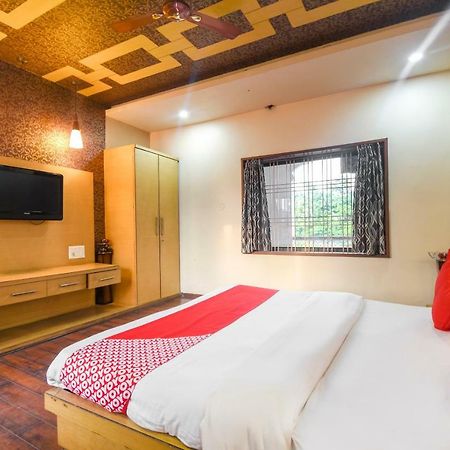 Oyo 47464 Hotel The Country Club Bilaspur (Chhattisgarh) Bagian luar foto
