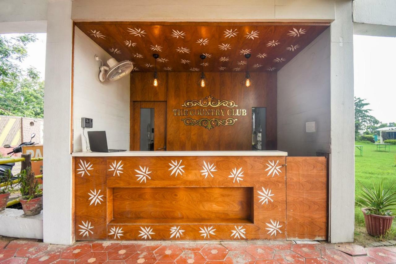 Oyo 47464 Hotel The Country Club Bilaspur (Chhattisgarh) Bagian luar foto