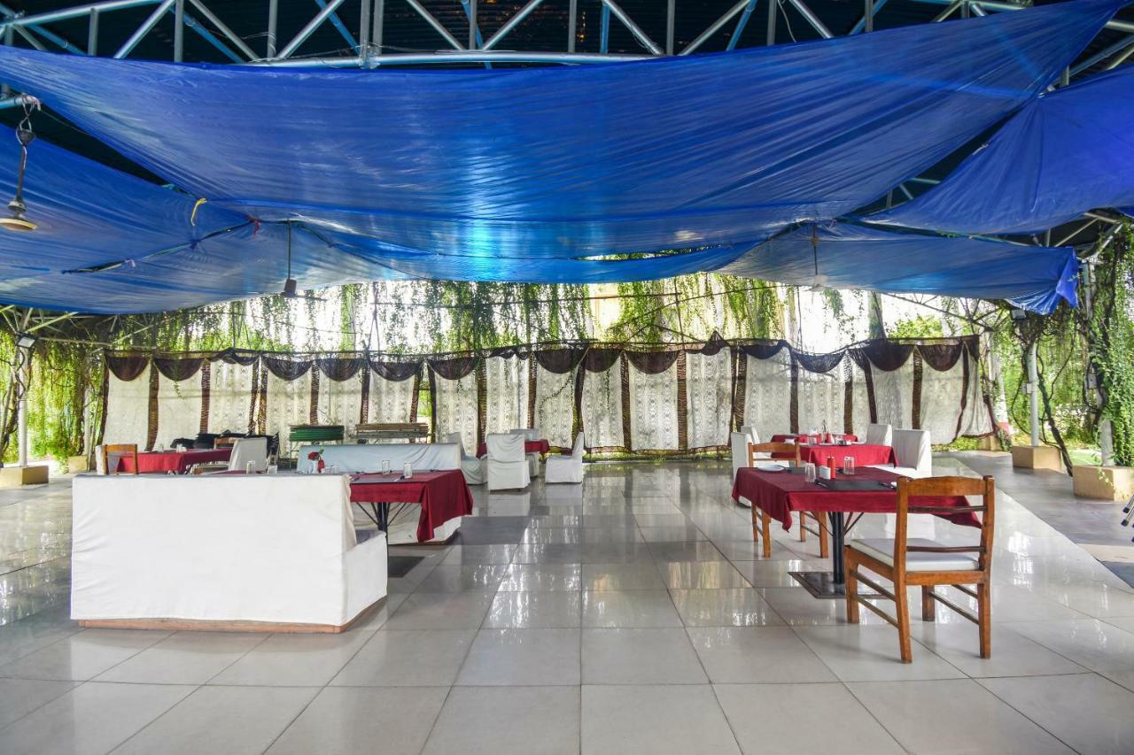 Oyo 47464 Hotel The Country Club Bilaspur (Chhattisgarh) Bagian luar foto