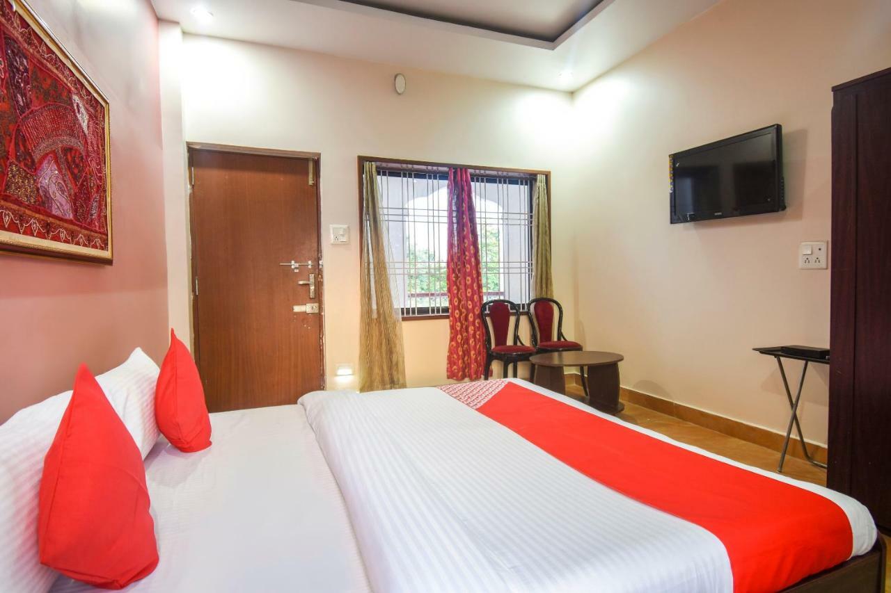 Oyo 47464 Hotel The Country Club Bilaspur (Chhattisgarh) Bagian luar foto