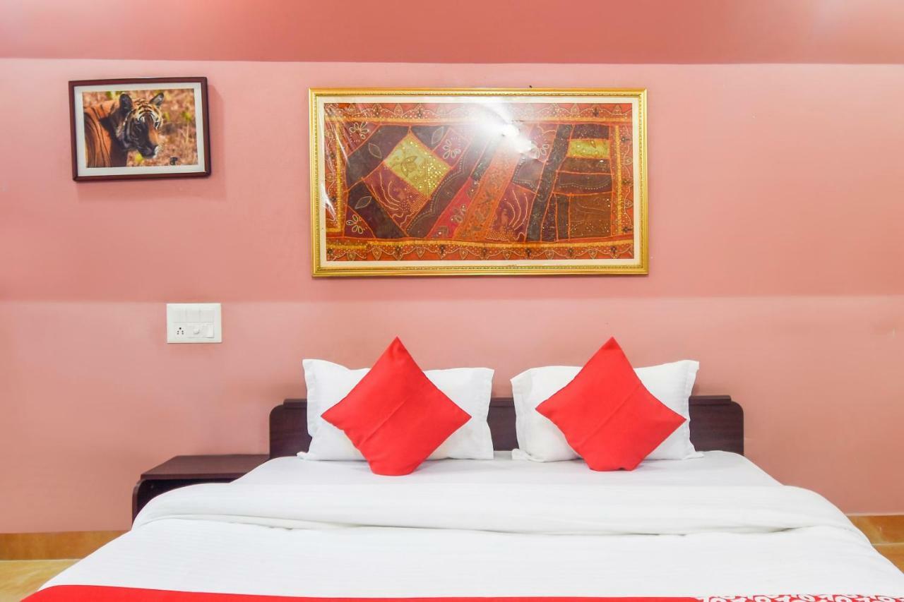 Oyo 47464 Hotel The Country Club Bilaspur (Chhattisgarh) Bagian luar foto