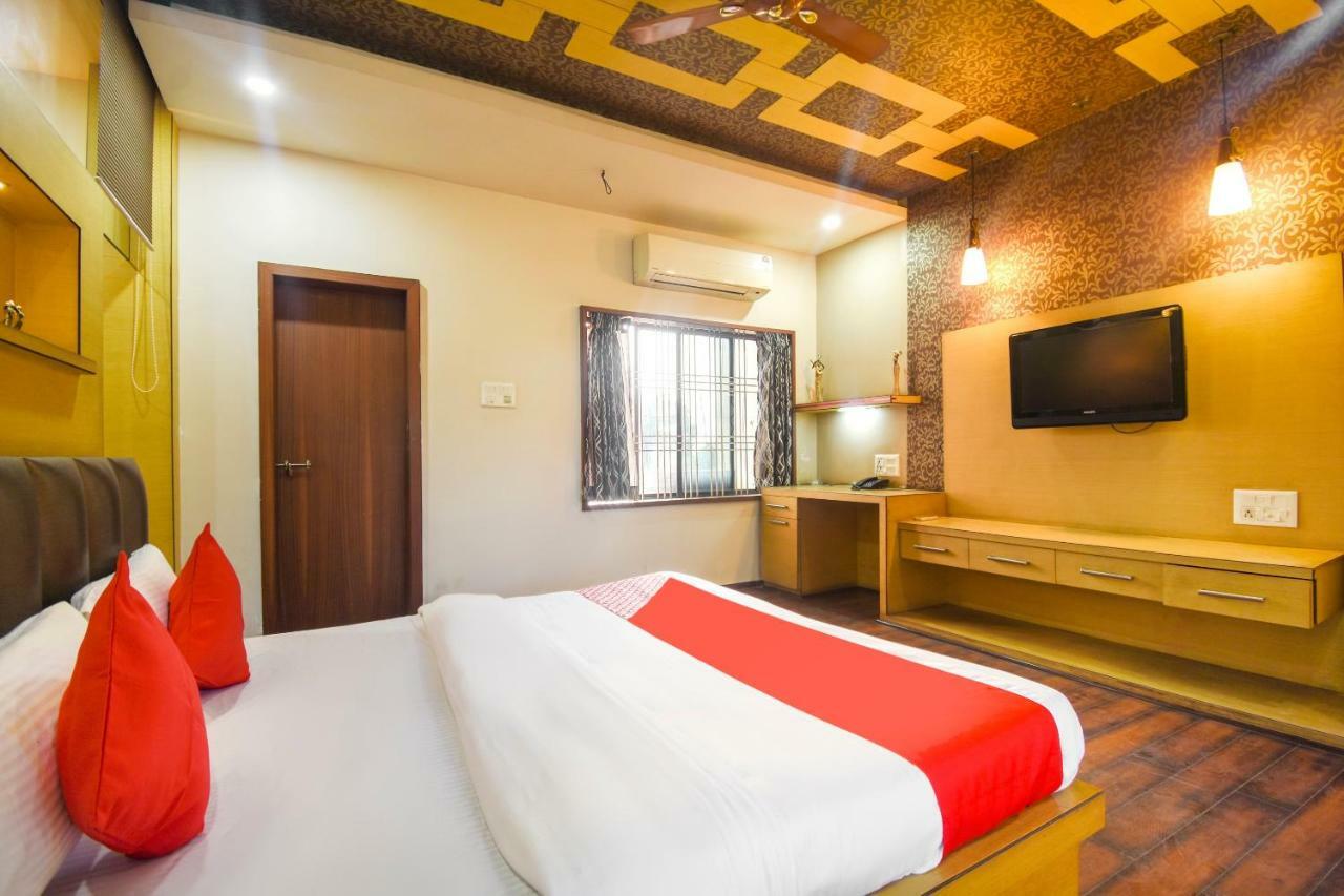 Oyo 47464 Hotel The Country Club Bilaspur (Chhattisgarh) Bagian luar foto